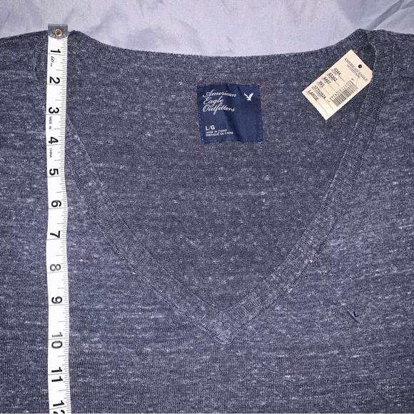 lightweight deep V sweater in heathered navy - Picture 4 of 8